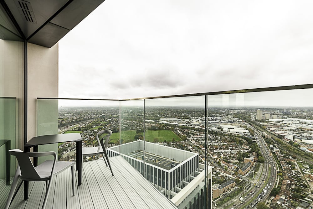 balcony