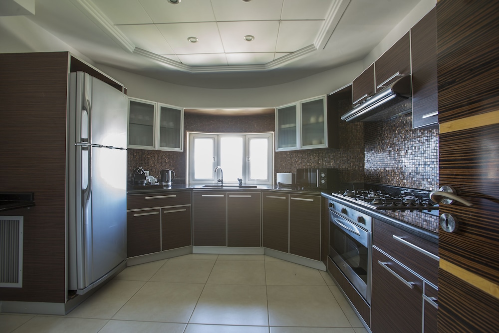 Lahoya Suites