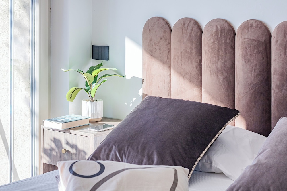 Aurora Apartment by Rent all Como