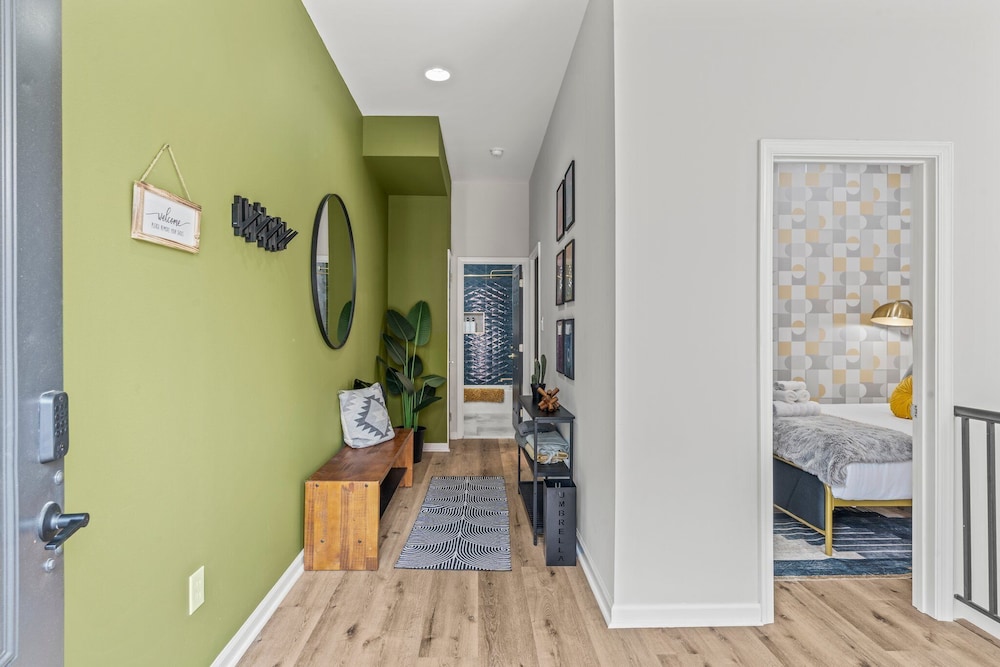 Old City 2 BR Near Historic Sites