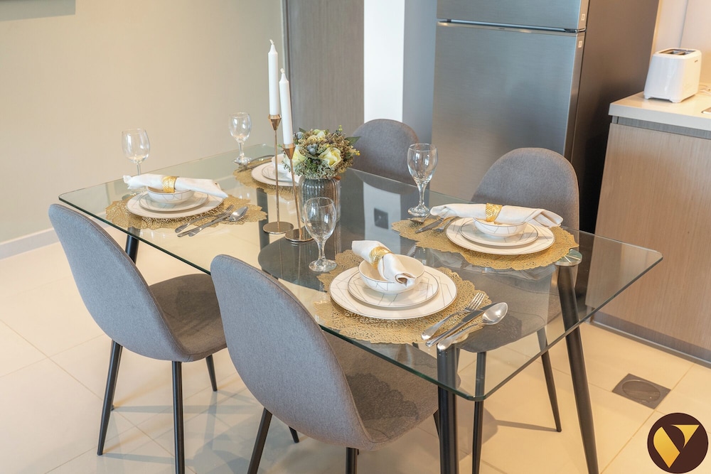 Luxury 2BR in ACT 1 Near Dubai Mall