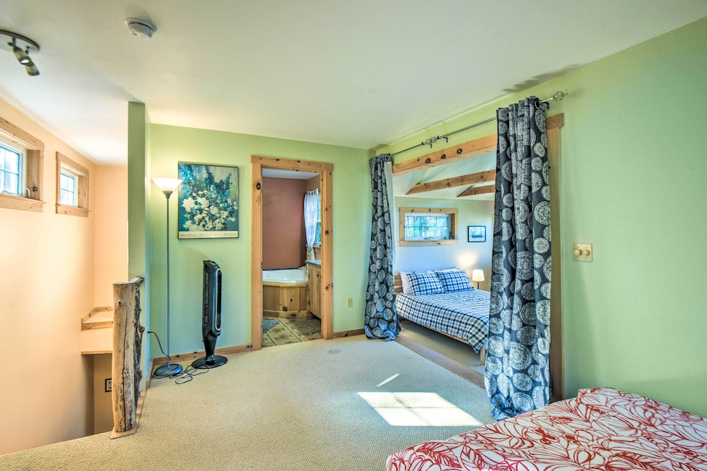 Private Sunapee Getaway: 2 Mi to Ledge Pond! view 3