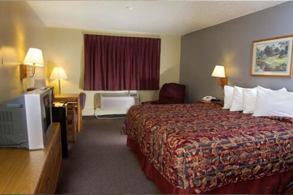 Cherokee Inn view 4