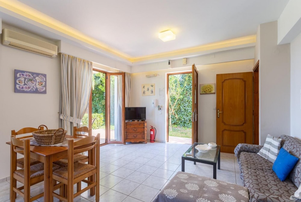Maroulas Villas Collection