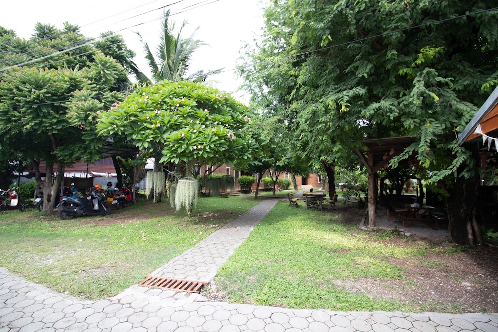 GongKaew HuenKum Hotel