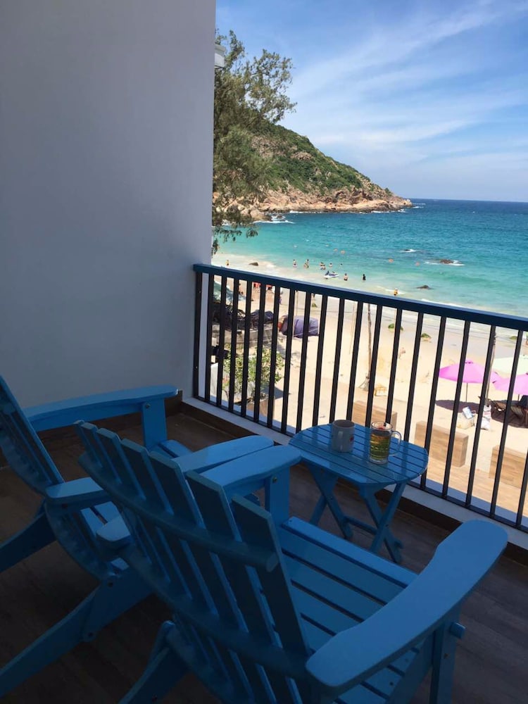 Blue Anchor Lodge & Cafe-Binh Ba Island