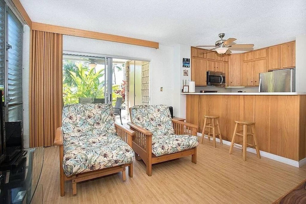 Enjoy the Sunset Ocean Front 1BR Apt-pool On-site