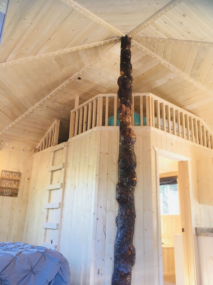 Cloudberry Cabin