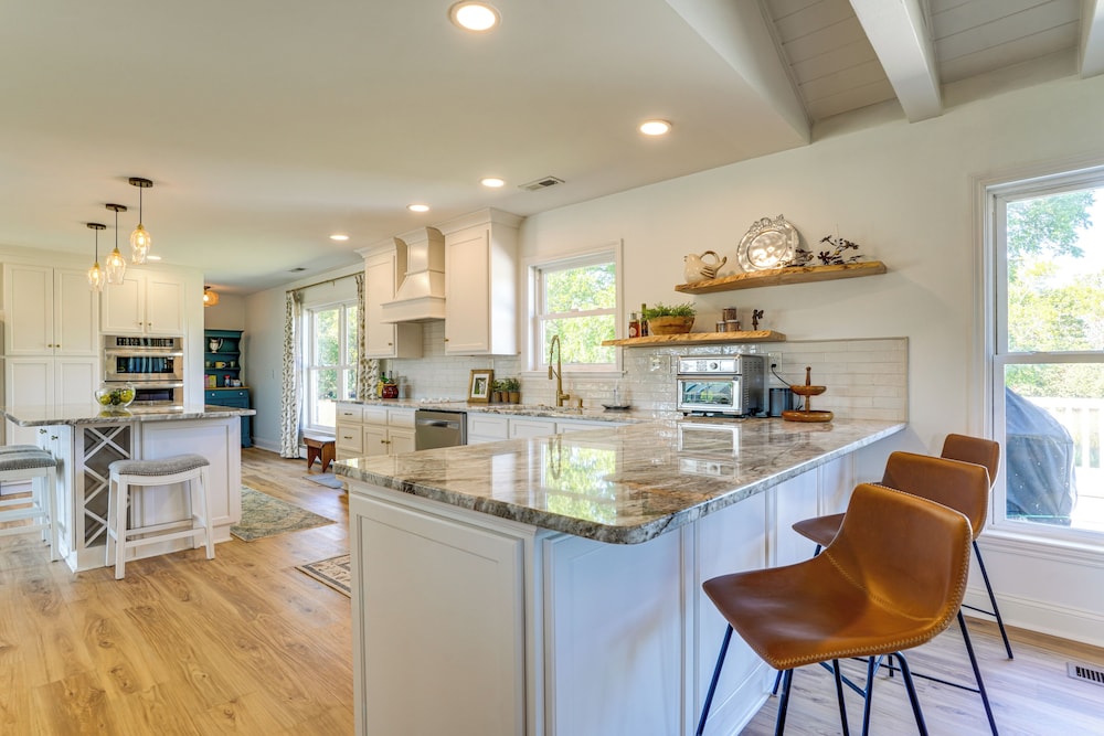 Shenandoah Valley Riverside Retreat Near Wineries
