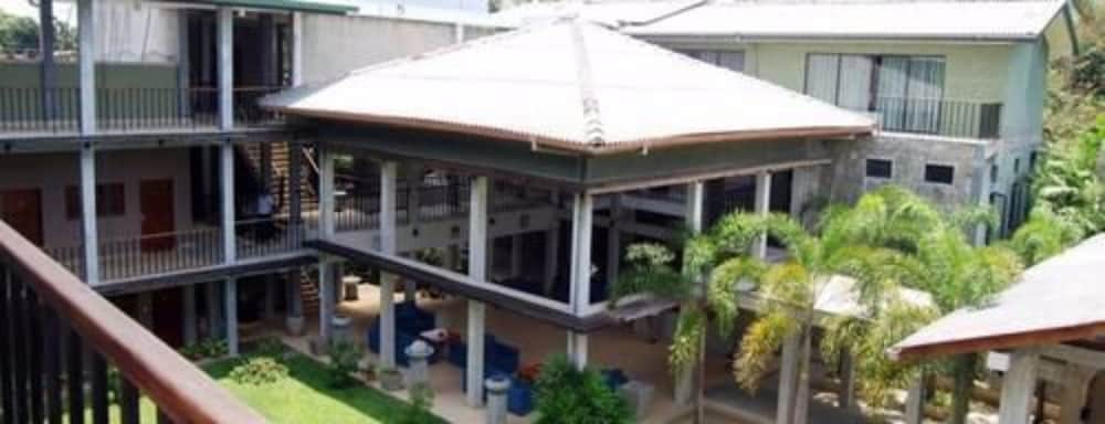 Monty Hotel