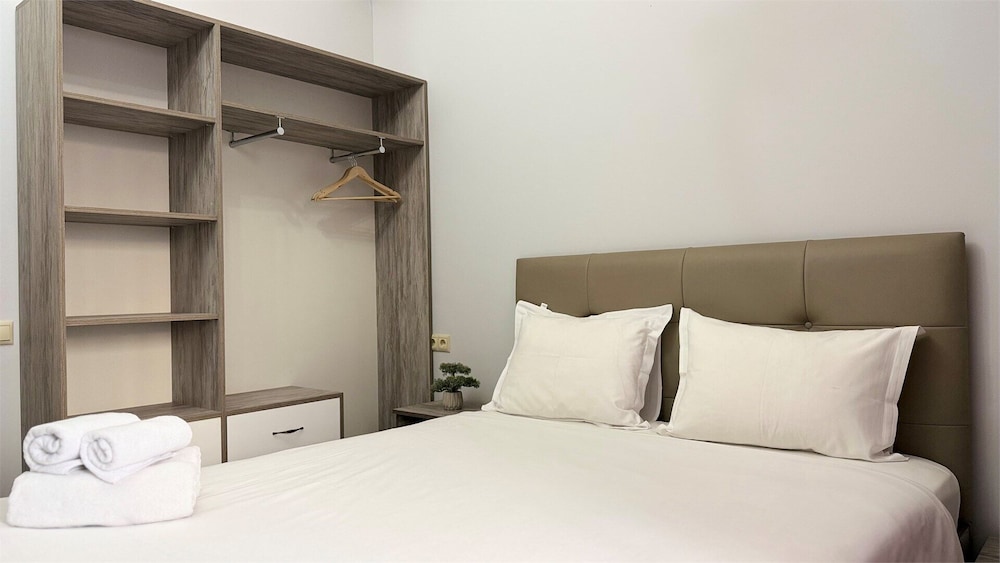 1-Bedroom apt with Balcony by Sweet Home