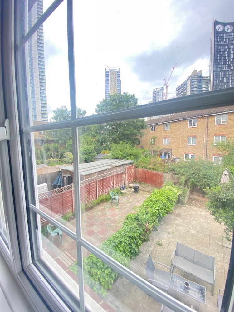 Luxurious London 5 Bedroom House