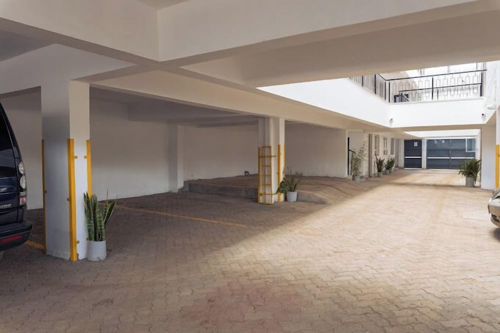 Lux Suites Studio City Apartments