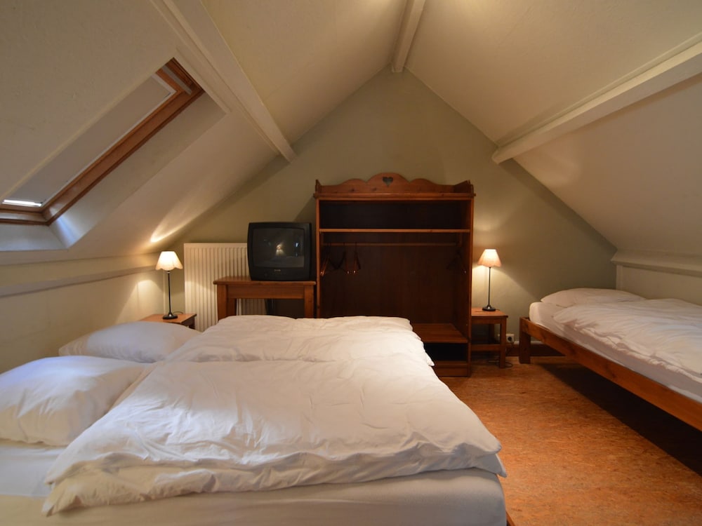 Chalet Retreat With Sauna view 4