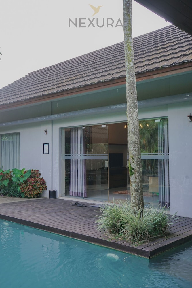 Jambu Klutuk Resort