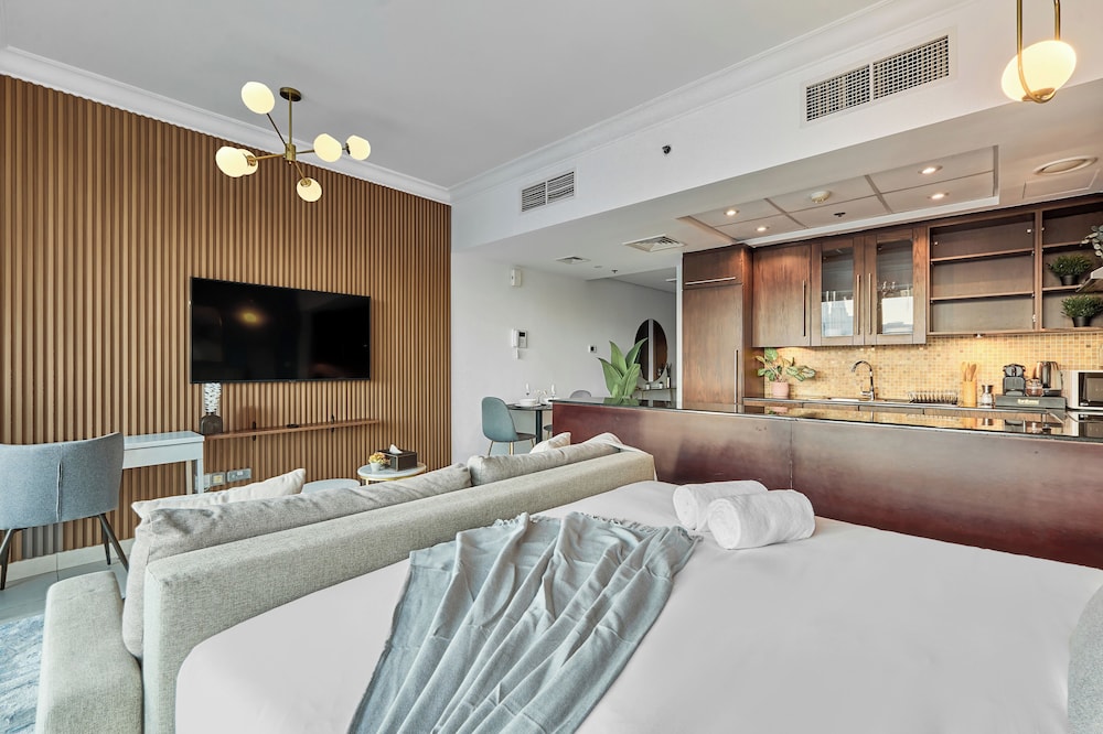 bnbme | 8 Boulevard Walk | Studio