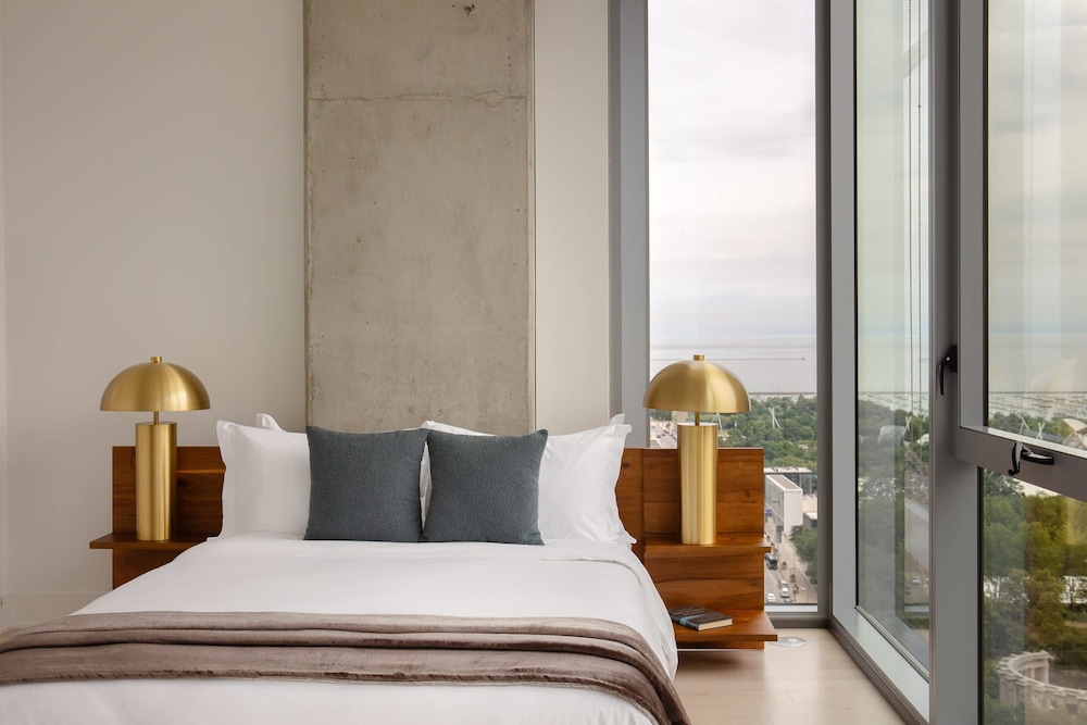 The Lyra Luxury Group Getaway - Two Penthouses