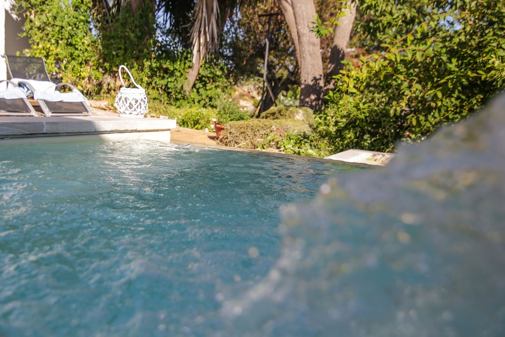 Trullo Madia with Shared Hot Tub in Nature photo 5