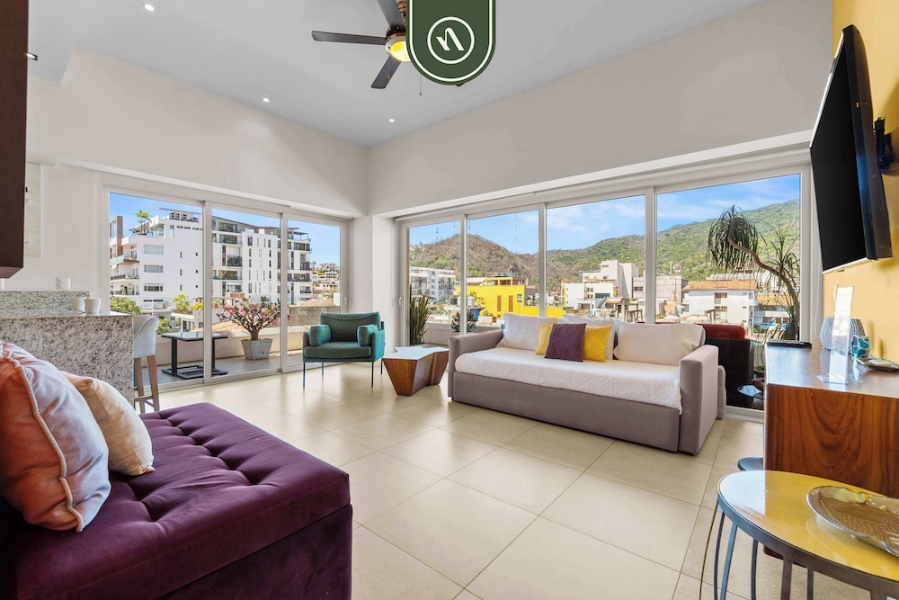 Amazing 1 BR Condo in Romantic Zone - Rooftop Pool
