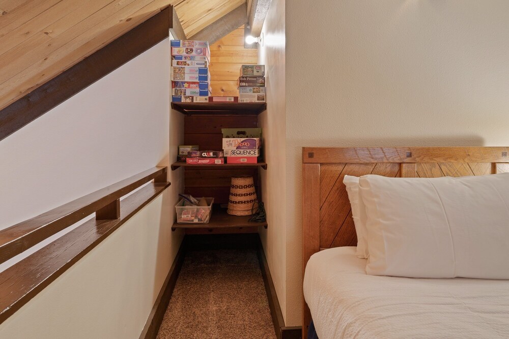 Pole House 10 2 Bedroom Cabin