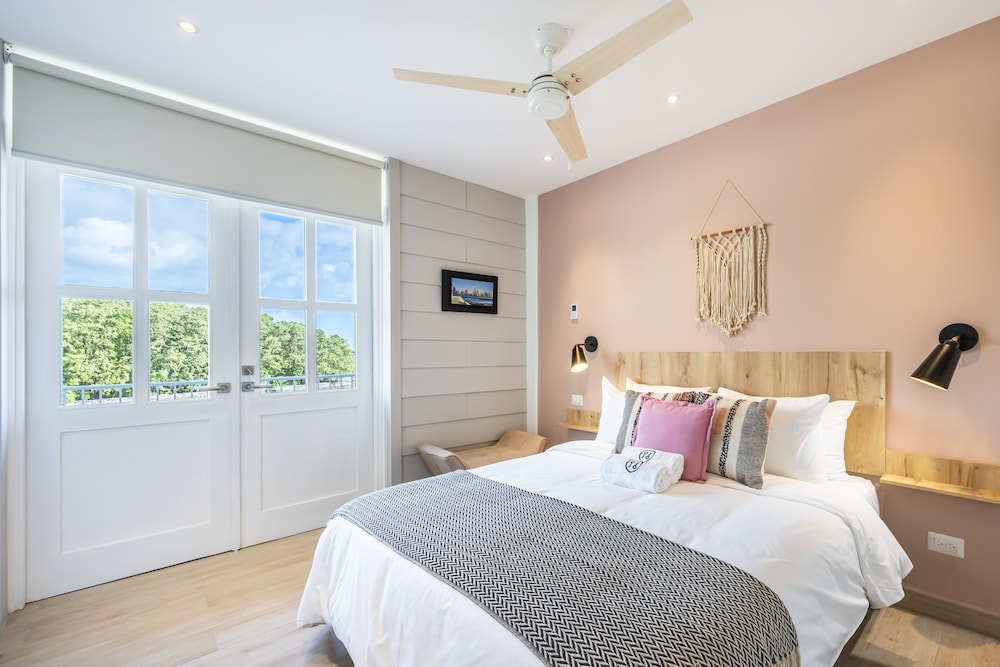 Comfy Love Nest w/ Private Pacific View view 5