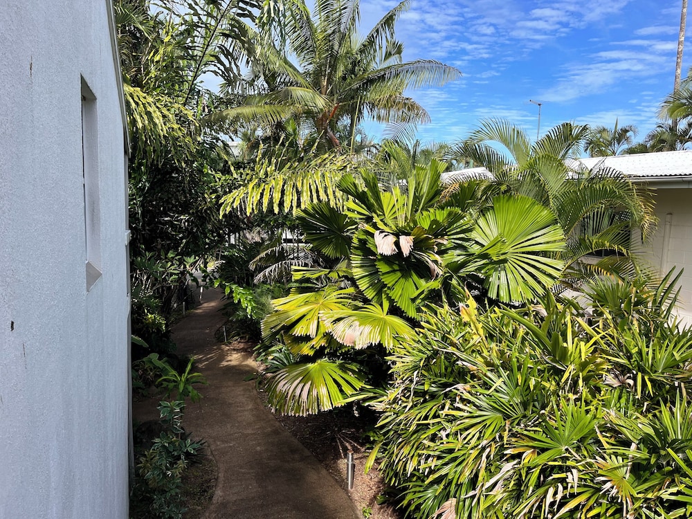 Mission Beach Lodge