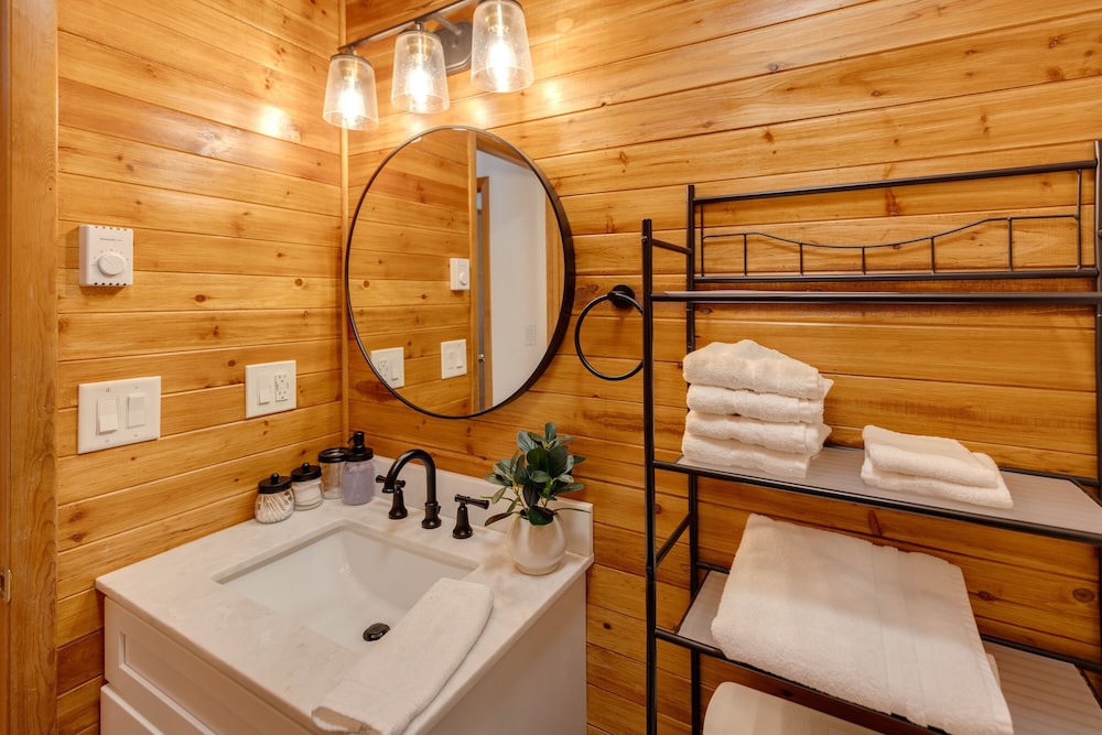 Scenic White Mountains Retreat 4 Bedroom Home