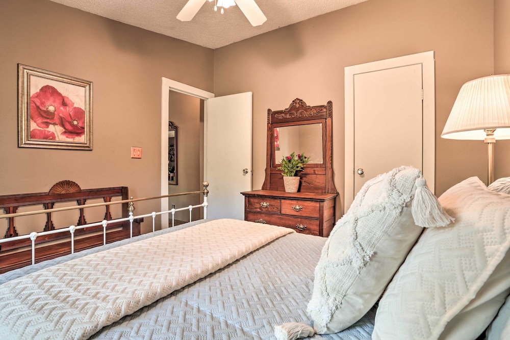 Waterfront Karnack Home w/ Boathouse  Deck! - Property Image 20