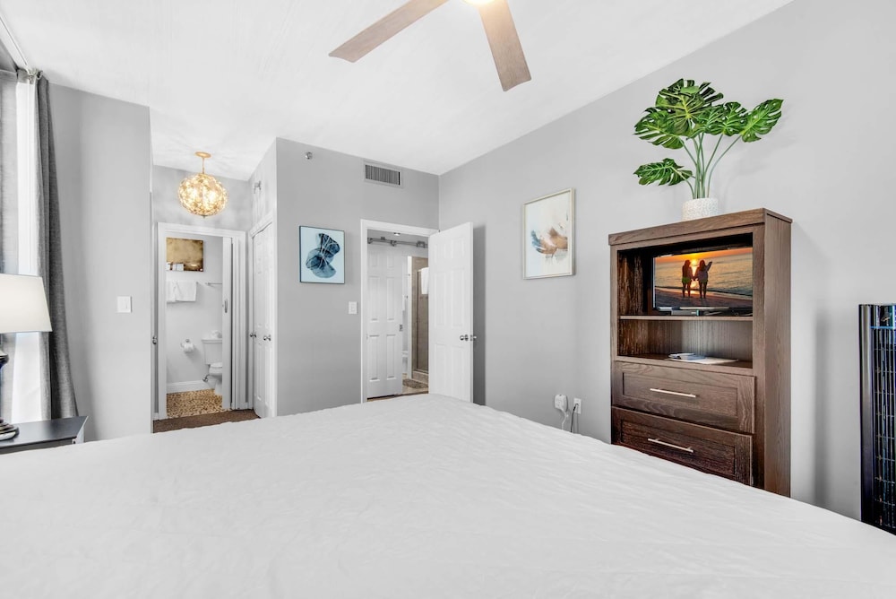 Enclave 701b- Paradiso Del Regno view 3