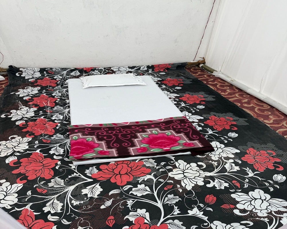 Arail Tent City Kumbh Cottage