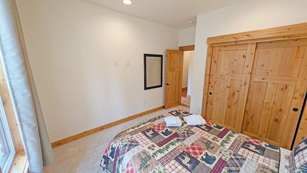 56593 Celestial Dr 4 Bedroom Home