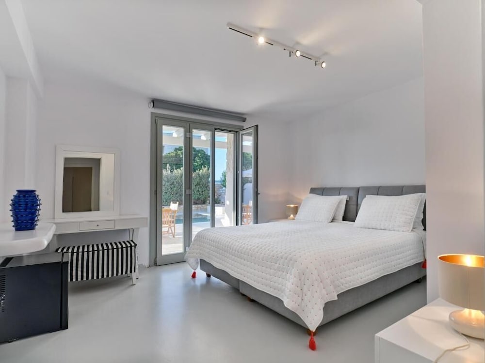 Empire Luxury Villas