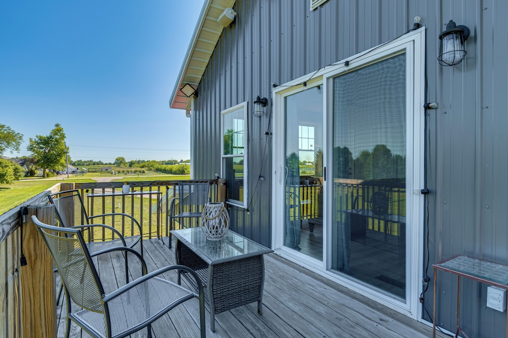 Pet-friendly Countryside Retreat in Whiteland!