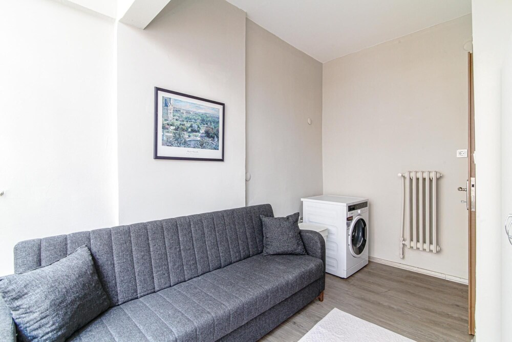 Fully Furnished Stylishly Designed Flat in Sisli