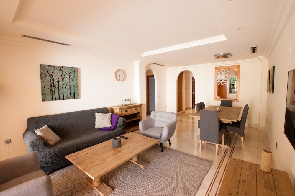 Marbella Vacations - Aloha Hill Club Golf Spa Apartments - Property Image 13