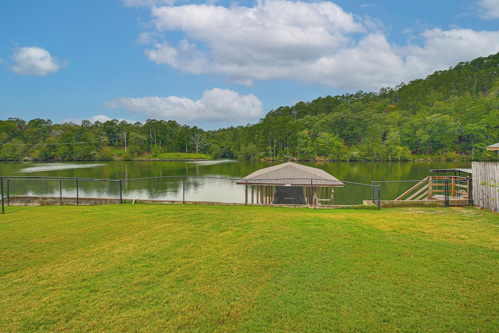 Tranquil Views: Riverfront Retreat in Hot Springs!