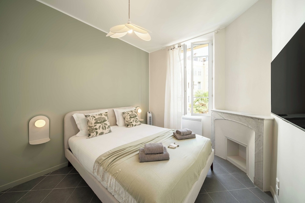 Quiet and Luxurious Apartment - Cannes Center - 2br/6p view 4