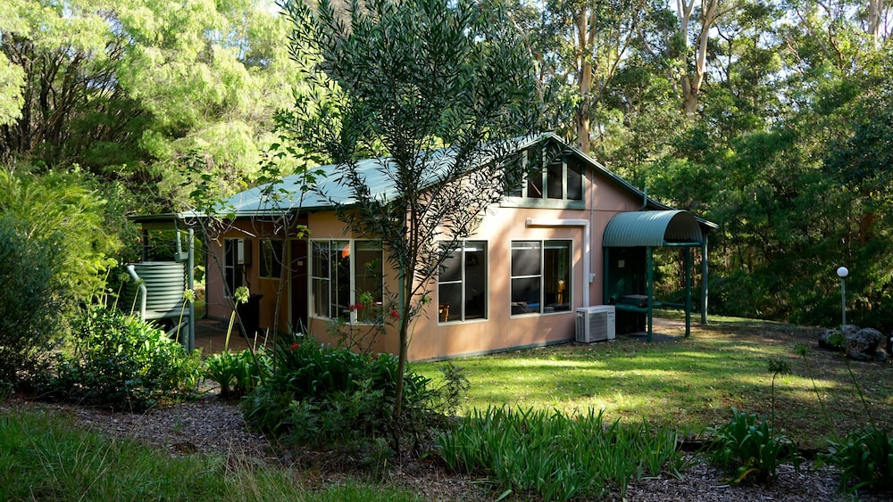 Hotel Harmony Forest Accommodation and Vineyard - Image 1
