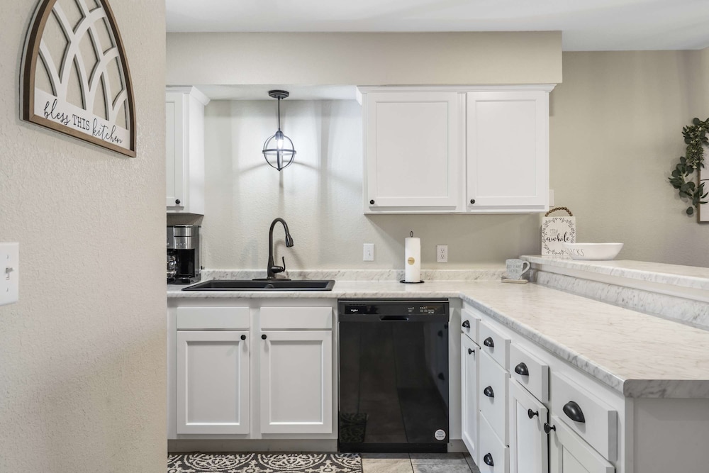 Fairway View Duo Stay for 12!