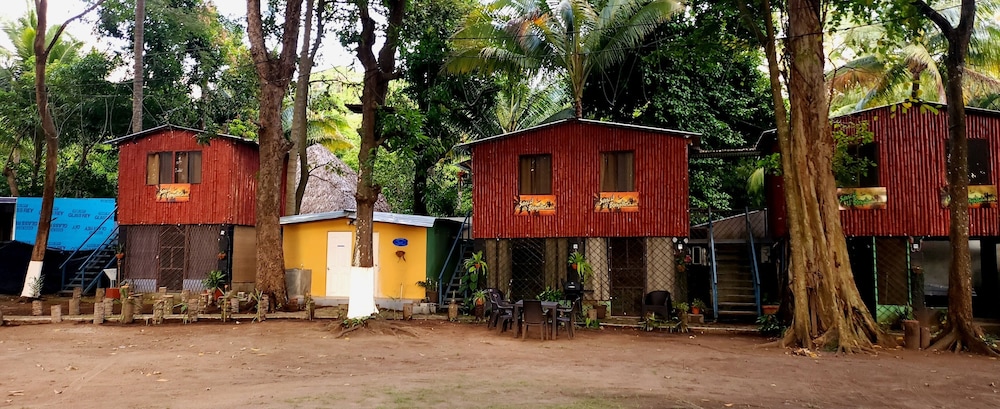 SUZAL BUNGALOW 16