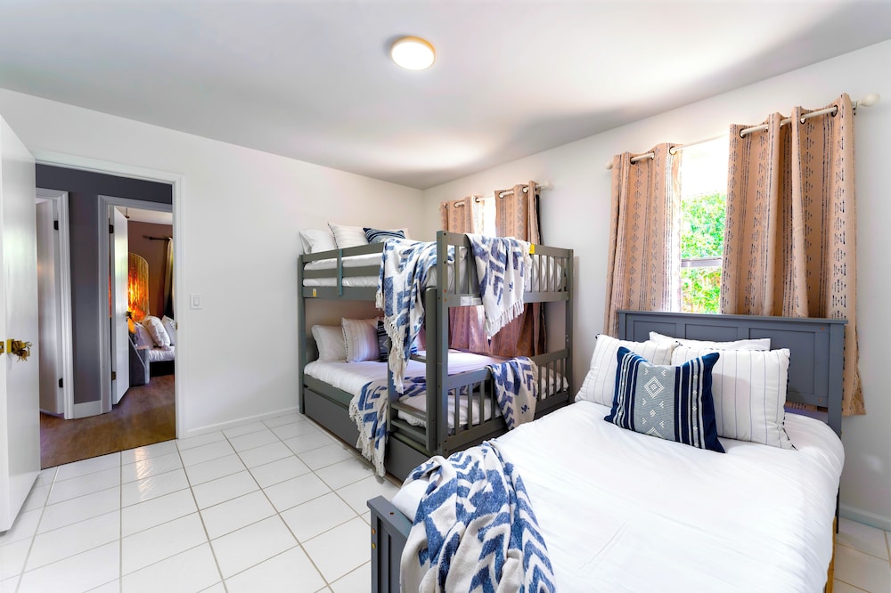 Palm Beach Paradise | Villa w/ Beach, Pool, Cinema & Tiki
