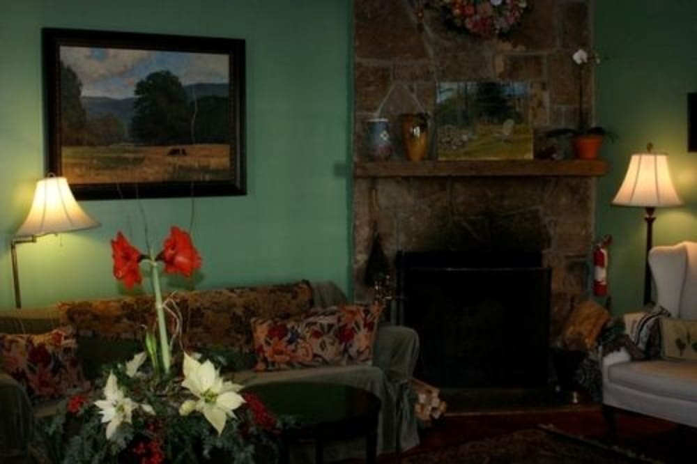 Edgeworth Inn view 4