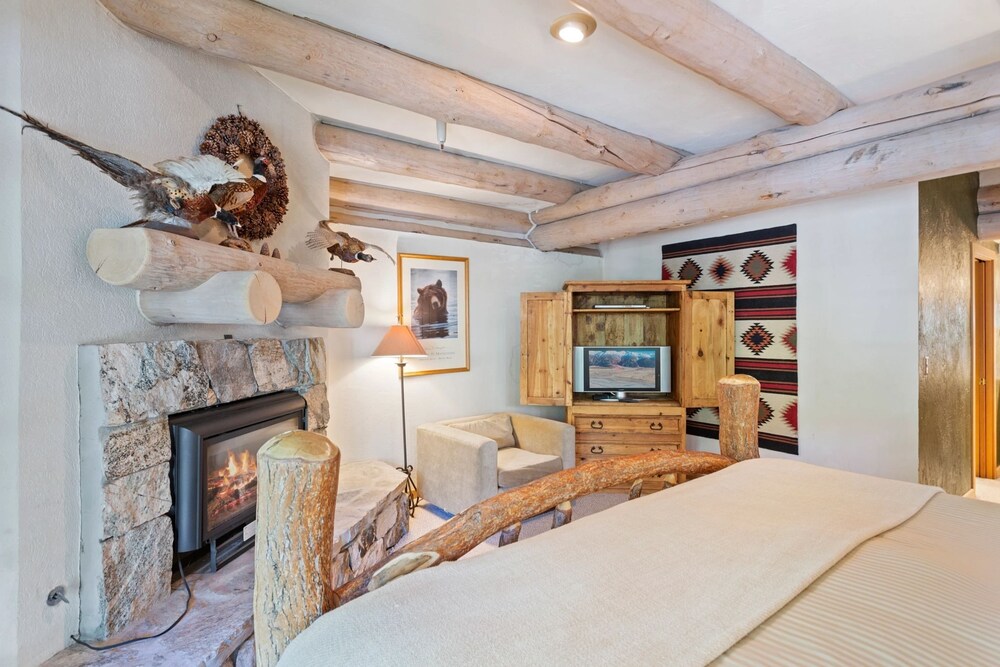 Pine Inn at Trail's End Lodge - Three Bedroom Residence with Spa #3 3 Condo