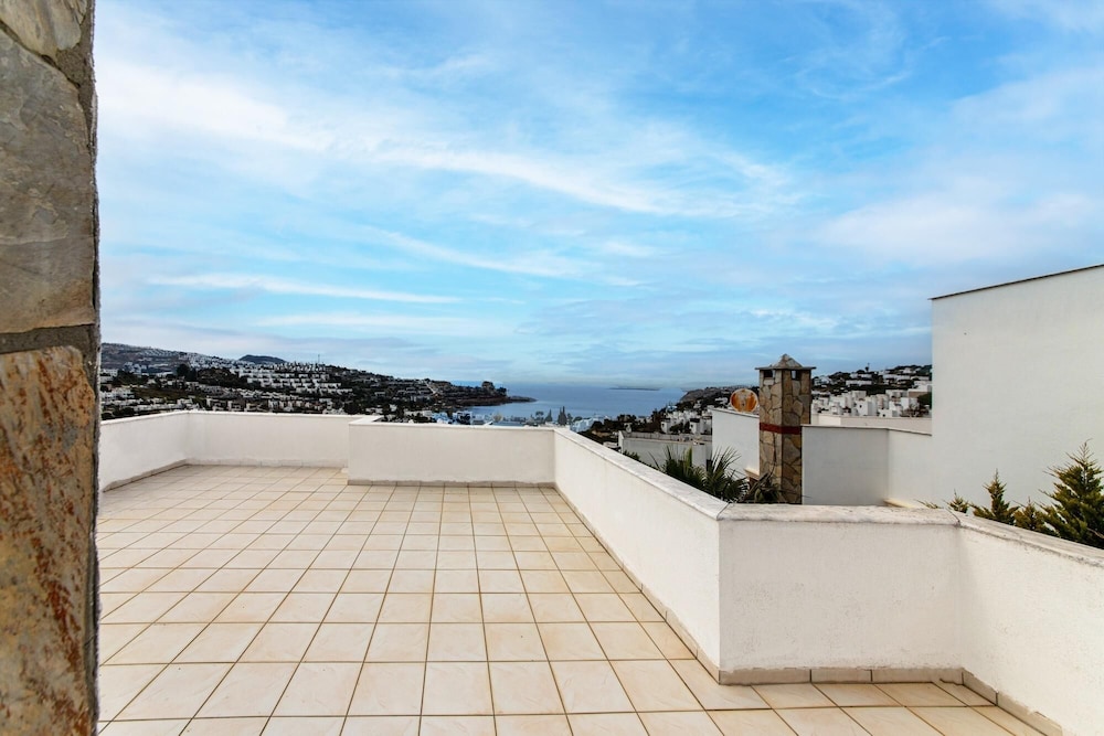 Sea View Huge Private Villa With Terrace in Bodrum view 3