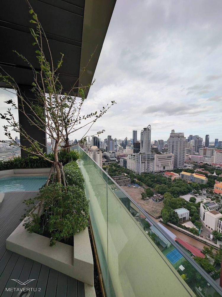 Brand New 2 Bedroom Near Paragon