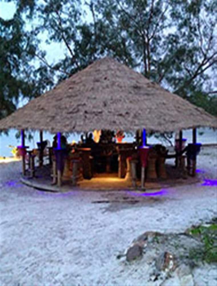 Tree Bar Hostel