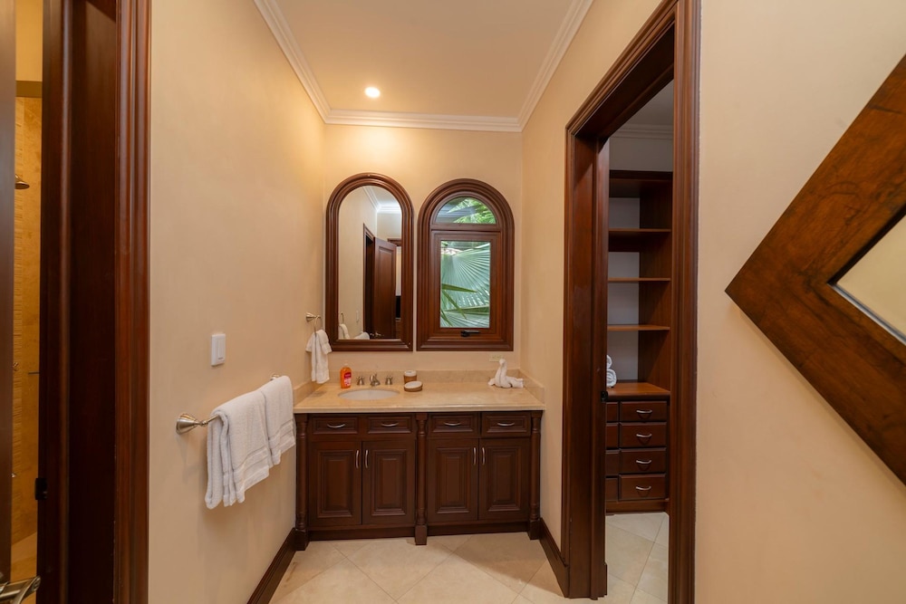 - Casa Zafiro 7 Bedrooms Private Pool