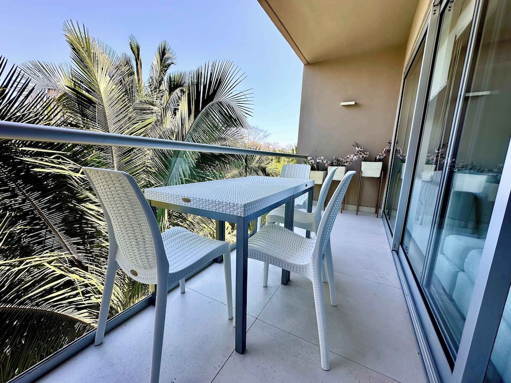 Bolongo: Your Exclusive Oceanfront Escape