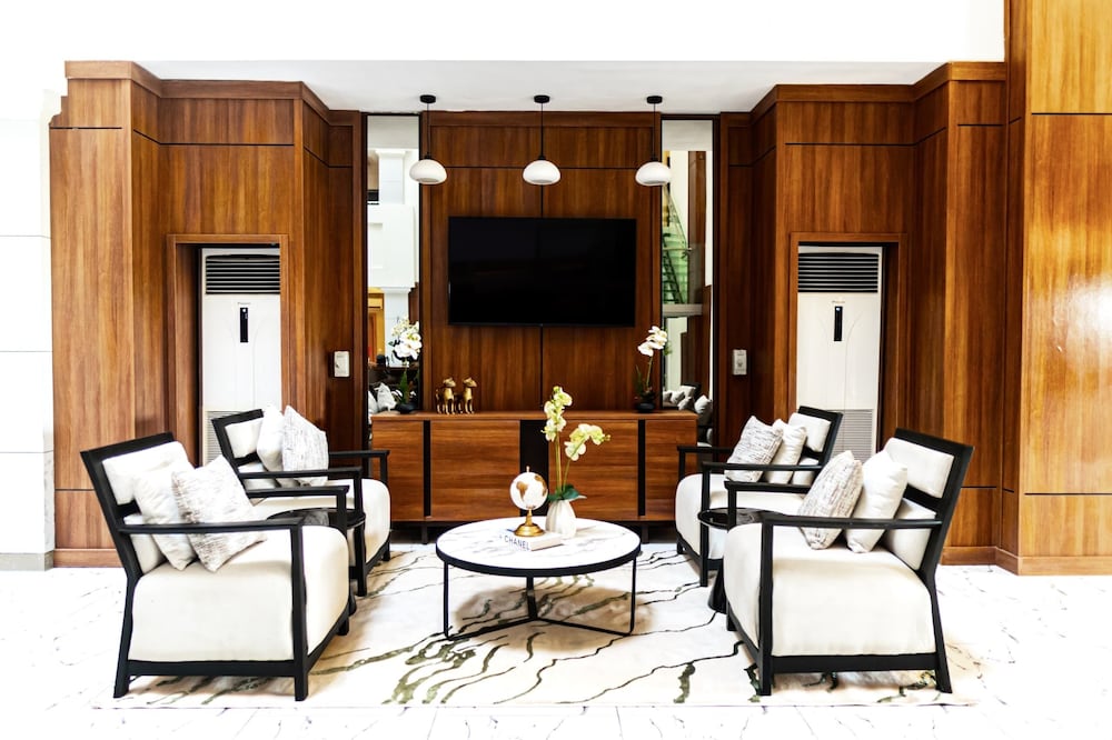 Summit Hotel and Apartments VGC