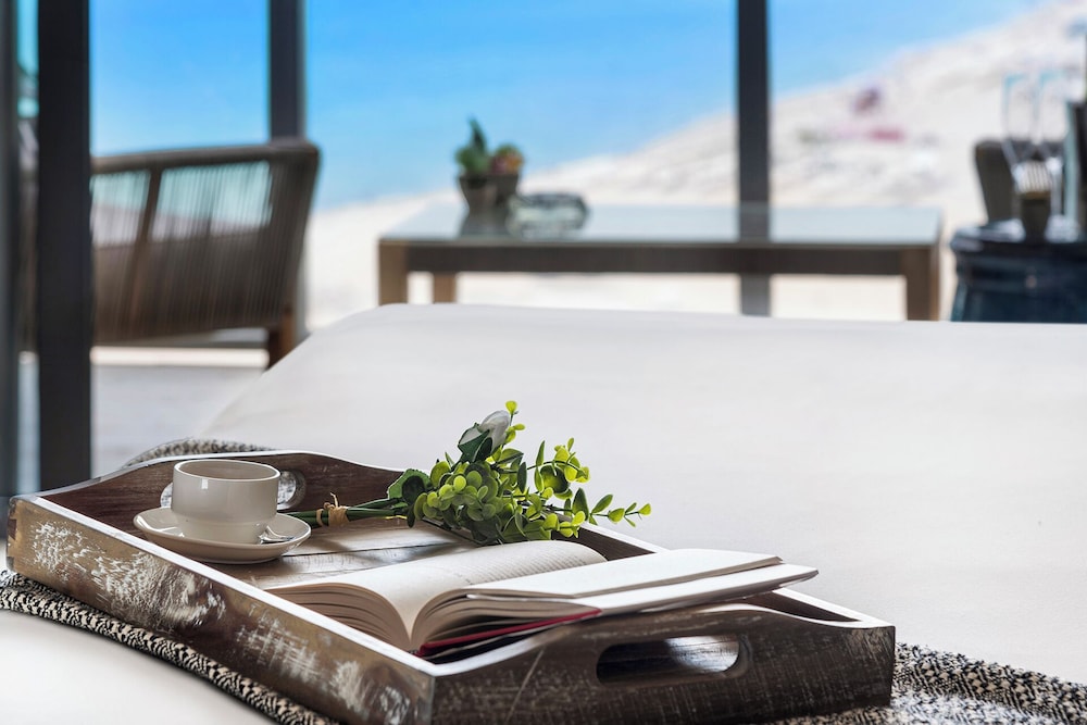 Luxury Vacation Rentals in South Beach by LRMB